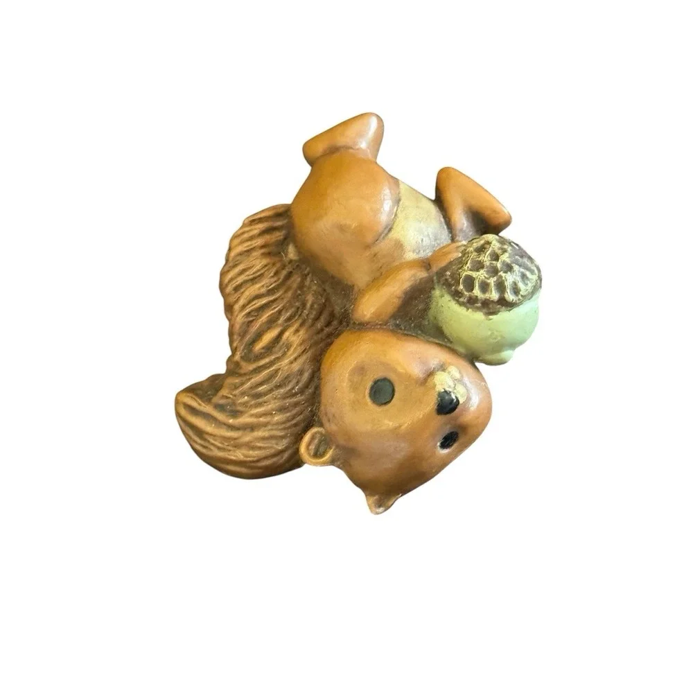 Hallmark Vintage Thanksgiving Squirrel Acorn Pin Brooch Kitsch Card Holder